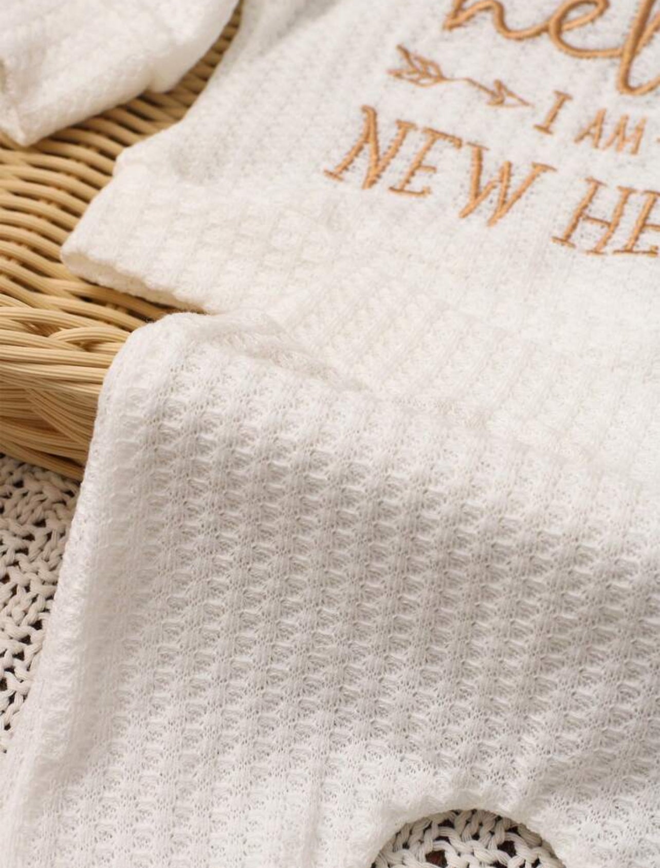 Cozy Newborn “HELLO” Embroidered 3‑Piece Newborn Photo Outfit