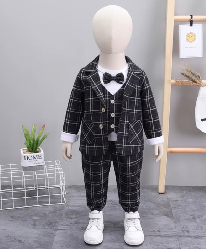 3-Piece Classic Tuxedo Set Stylish Vest & Pants & Coat