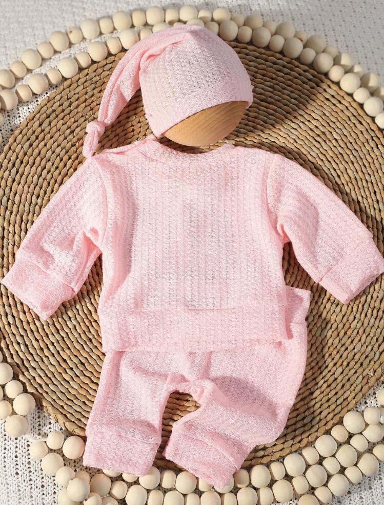Newborn 'HELLO' Embroidered 3-Piece Outfit Cozy Baby Photoshoot Set